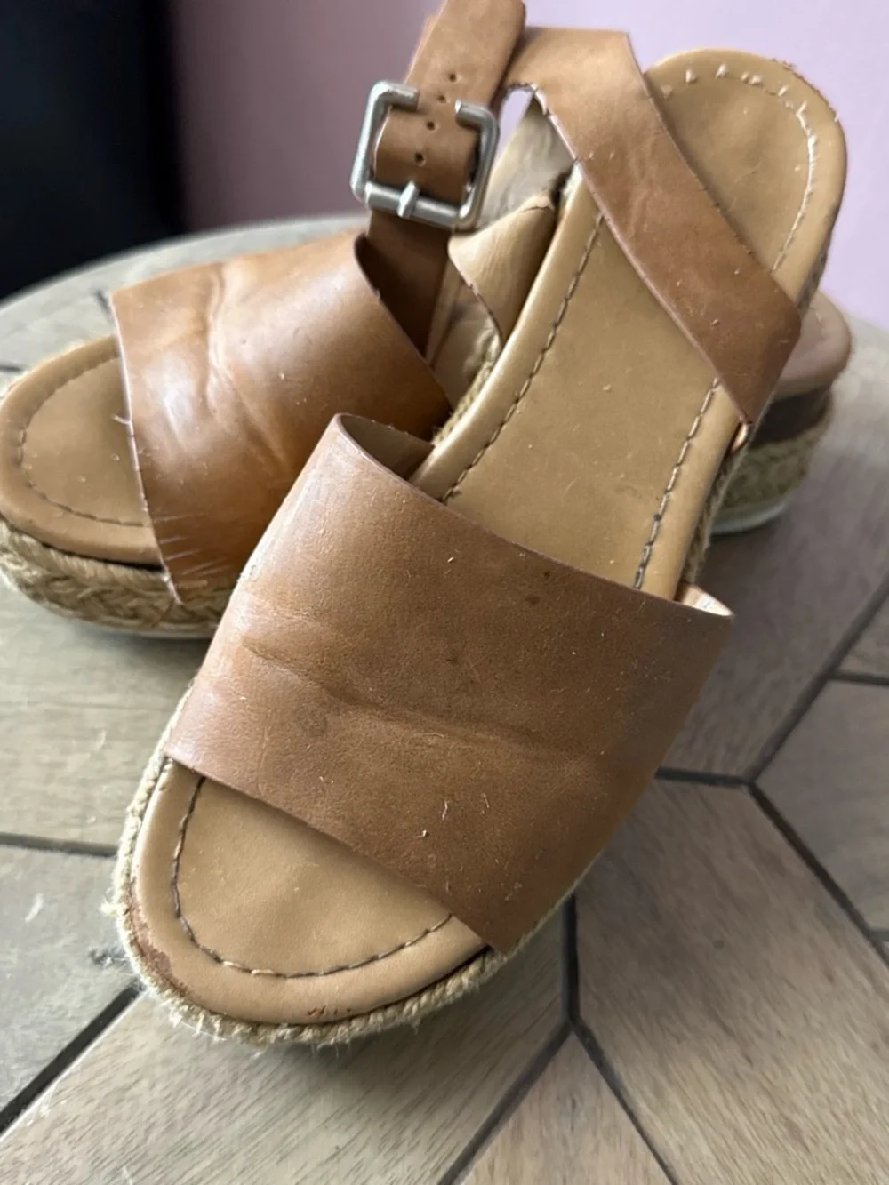 Women’s Tan wedge